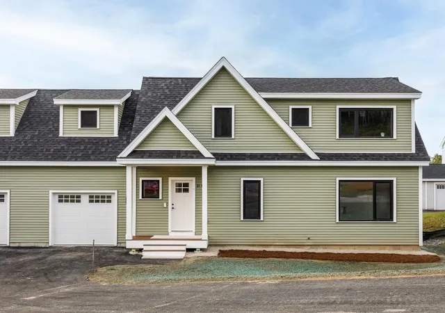 Condo for sale at 41B Windsor Ln #7, Hudson, NH 03051 | MLS# 5092749