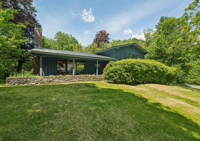 Photo 3 of Single family home for sale at 1 Read Rd, Hanover, NH 03755 | MLS# 5092767 | Listing updated on 2026-07-10