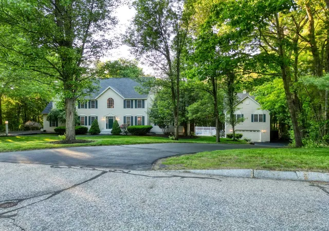 Photo 1 of Single family home for sale at 3 Summerfare St, Hooksett, NH 03106 | MLS# 5092774 | Listing updated on 2026-06-18