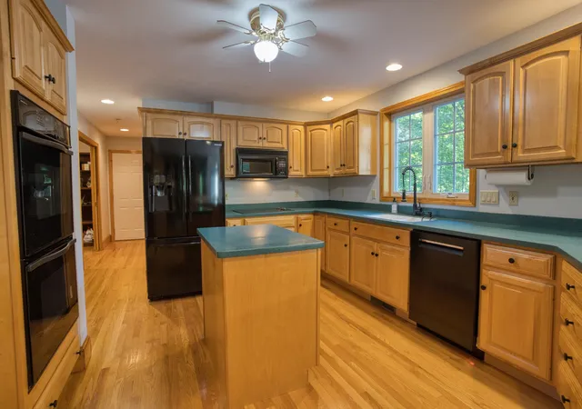 Photo 3 of Single family home for sale at 3 Summerfare St, Hooksett, NH 03106 | MLS# 5092774 | Listing updated on 2026-06-18