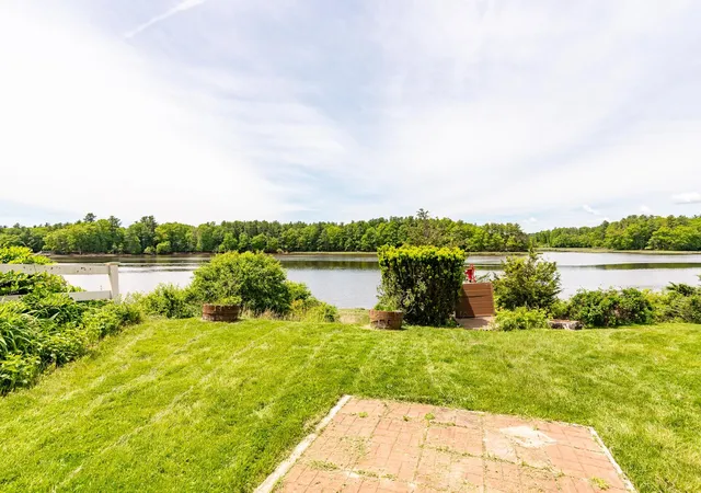 Homes for sale in Dover, NH | 131 Spur Rd, Dover, NH 03820 | MLS# 5092798