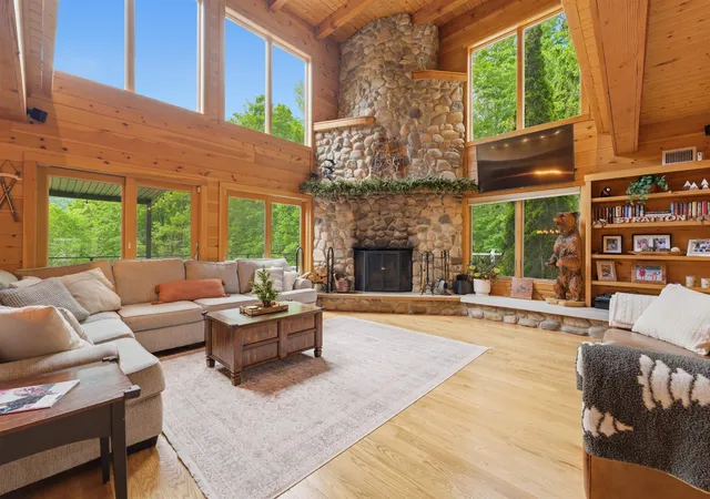 Homes for sale in Winhall, VT | 27 Mountain View Rd, Winhall, VT 05340 | MLS# 5092802