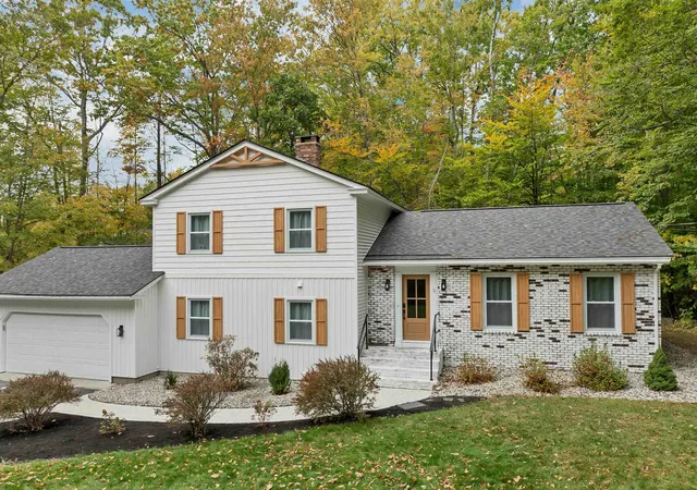 1st image of 7 Loon St, Wolfeboro, NH 03894 | MLS# 5092843