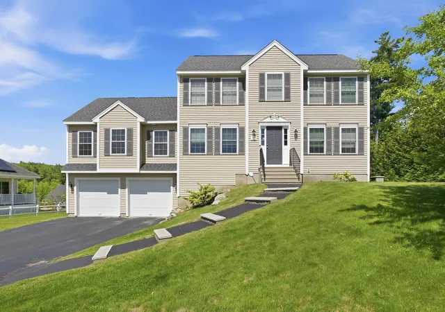 Homes for sale in Hooksett, NH | 317 University Cir, Hooksett, NH 03106 | MLS# 5092855