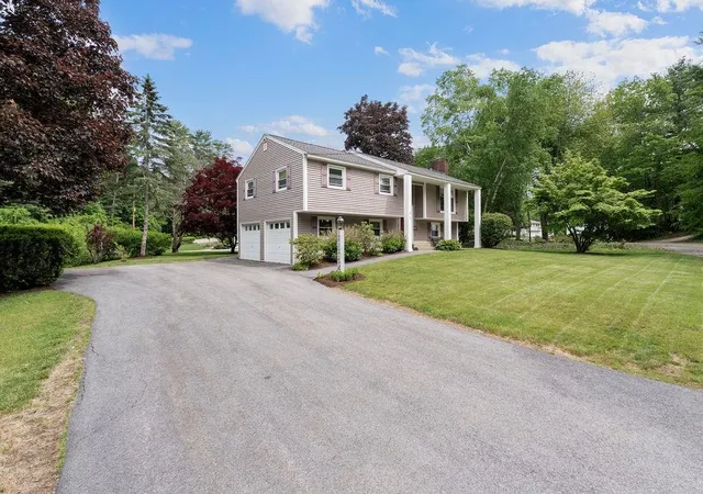 Photo 1 of Single family home for sale at 2 Harding Rd, Portsmouth, NH 03801 | MLS# 5092897 | Listing updated on 2026-09-28