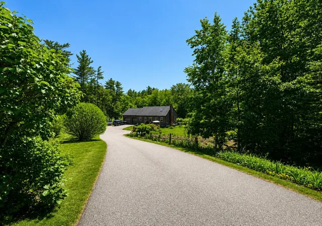 Homes for sale in Raymond, NH | 125 Main St, Raymond, NH 03077 | MLS# 5092915