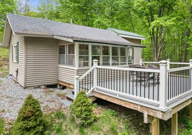 3rd image of 102 Highland St, Plymouth, NH 03264 | MLS# 5092921