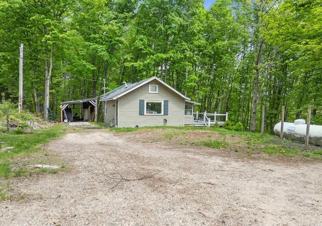 4th image of 102 Highland St, Plymouth, NH 03264 | MLS# 5092921
