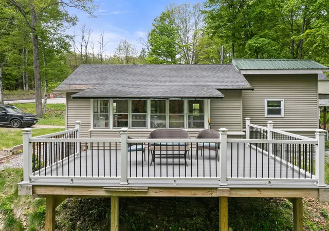 5th image of 102 Highland St, Plymouth, NH 03264 | MLS# 5092921