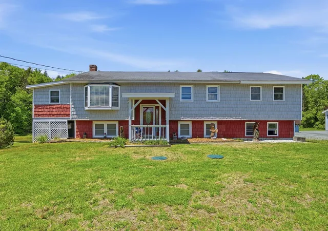 Photo 3 of Single family home for sale at 219 Longmoore Dr, East Ryegate, VT 05042 | MLS# 5092929 | Listing updated on 2026-07-27