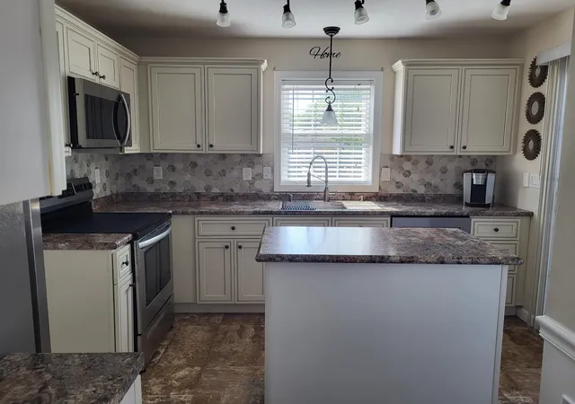 5th image of 142 Comeau St, Manchester, NH 03102 | MLS# 5092937