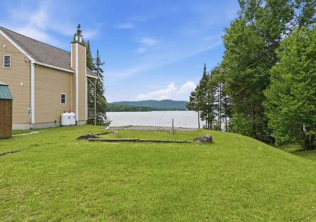5th image of 221 Beach Rd, Pittsburg, NH 03592 | MLS# 5092968