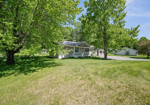 2nd image of 2021 Huntington Rd, Richmond, VT 05477 | MLS# 5093012