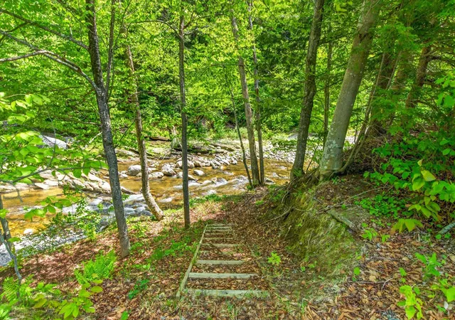 Homes for sale in Wardsboro, VT | 522 Vermont Route 100 Route, Wardsboro, VT 05355 | MLS# 5093027