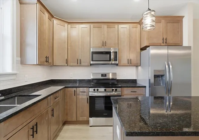 5th image of 7 River St #3, Milton, VT 05468 | MLS# 5093045