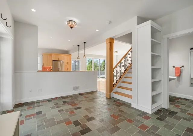 4th image of 225 Midland Ave, South Burlington, VT 05403 | MLS# 5093053