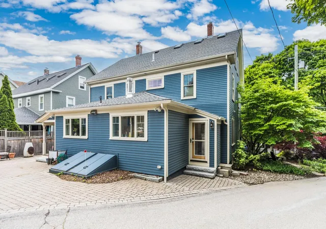 Photo 4 of Sale Pending at 978-980 South St, Portsmouth, NH 03801 | MLS# 5093064 | Listing updated on 2026-07-24