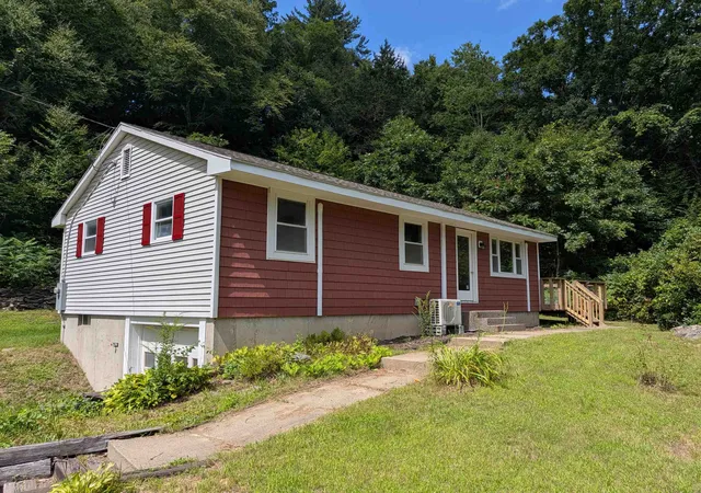 Single family home for sale at 2117 Pine Banks Rd, Putney, VT 05346 | MLS# 5093077