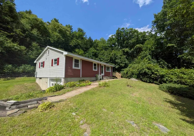 Photo 2 of Single family home for sale at 2117 Pine Banks Rd, Putney, VT 05346 | MLS# 5093077 | Listing updated on 2026-08-24