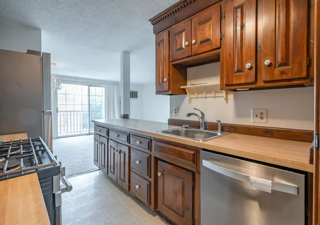 image of 181 Cannongate Iii Rd, Nashua, NH 03063 | MLS# 5093100