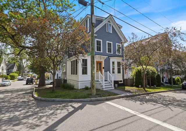 1st image of 205 Broad St, Portsmouth, NH 03801 | MLS# 5093133
