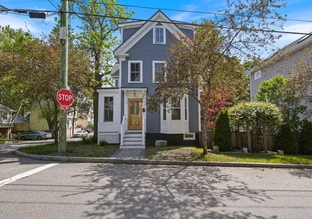 2nd image of 205 Broad St, Portsmouth, NH 03801 | MLS# 5093133