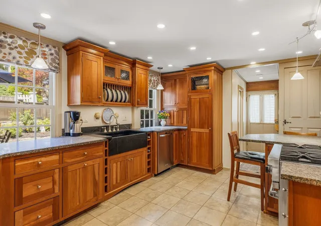 Homes for sale in Portsmouth, NH | 395 Pleasant St, Portsmouth, NH 03801 | MLS# 5093138