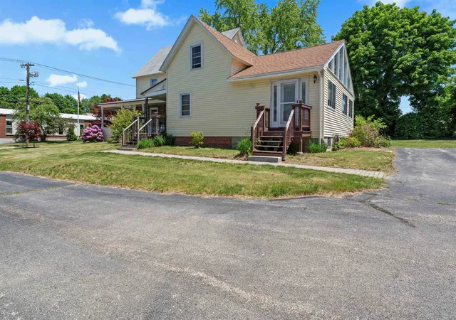 Homes for sale in Allenstown, NH | 7 School St, Allenstown, NH 03275 | MLS# 5093167