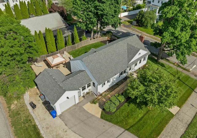 Photo 4 of Sale Pending at 2263 Elm St, Manchester, NH 03104 | MLS# 5093172 | Listing updated on 2026-09-10