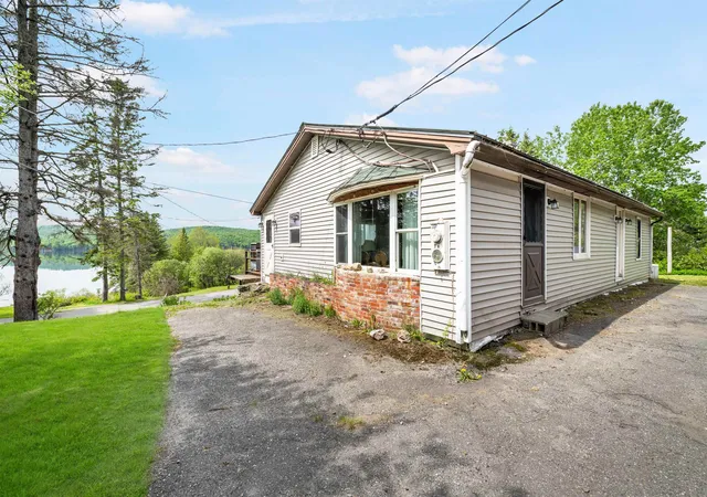 3rd image of 25 Lake Francis Dr, Pittsburg, NH 03592 | MLS# 5093209