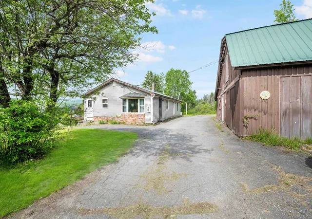 5th image of 25 Lake Francis Dr, Pittsburg, NH 03592 | MLS# 5093209