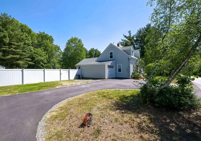 5th image of 109 Baboosic Lake Rd, Merrimack, NH 03054 | MLS# 5093224