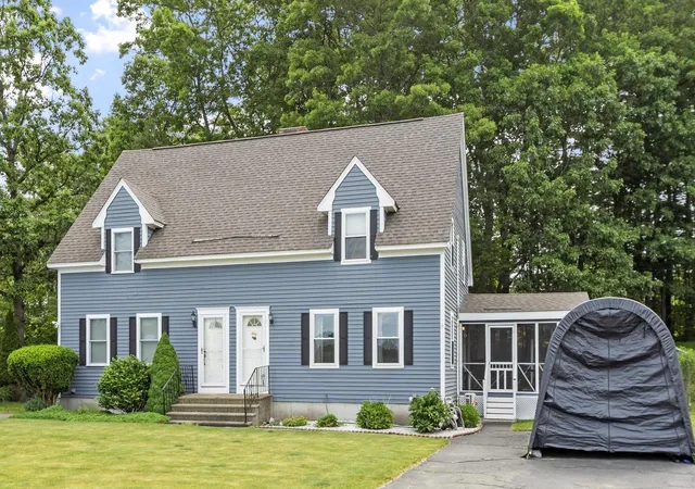 Homes for sale in Derry, NH | 31 Tigertail Cir #R, Derry, NH 03038 | MLS# 5093225