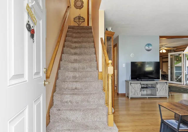 Homes for sale in Derry, NH | 31 Tigertail Cir #R, Derry, NH 03038 | MLS# 5093225
