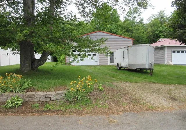 Photo 2 of Single family home for sale at 383 Rowe Ave, Pembroke, NH 03275 | MLS# 5093276 | Listing updated on 2026-07-20