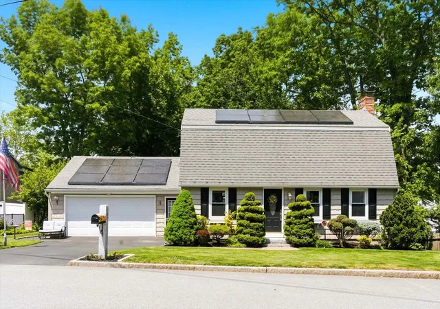 1st image of 188 Patricia Ln, Manchester, NH 03104 | MLS# 5093297