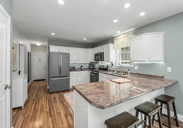 3rd image of 41 Schwinn Dr, Nashua, NH 03062 | MLS# 5093309