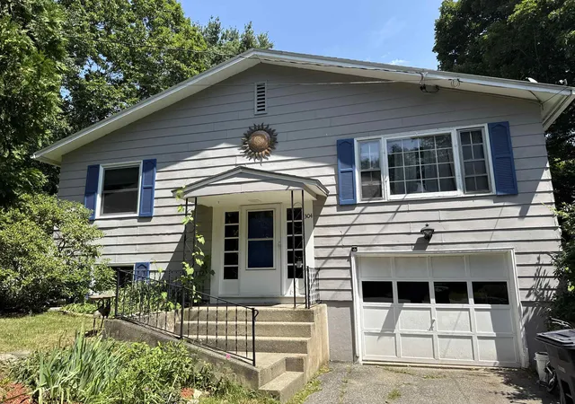 Photo 1 of Single family home for sale at 304 Stonybrook Dr, Williston, VT 05495 | MLS# 5093317 | Listing updated on 2026-09-09