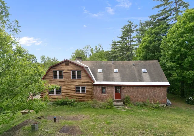 Photo 3 of Single family home for sale at 4303 Hinesburg Rd, Brattleboro, VT 05301 | MLS# 5093324 | Listing updated on 2026-08-03