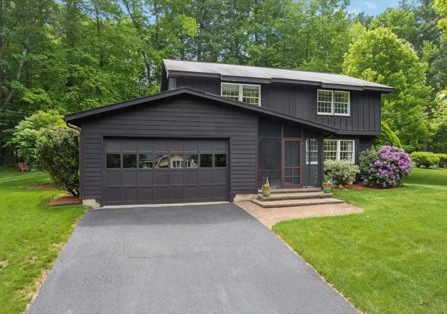 3rd image of 11 Parkhurst Dr, Hudson, NH 03051 | MLS# 5093340