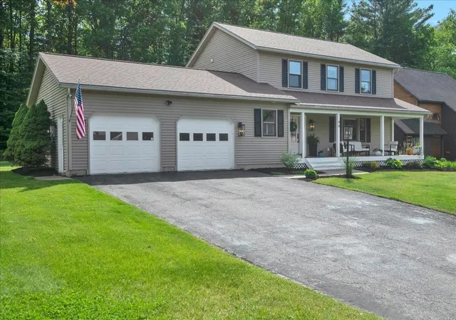 3rd image of 90 Field Green Dr, Colchester, VT 05446 | MLS# 5093377