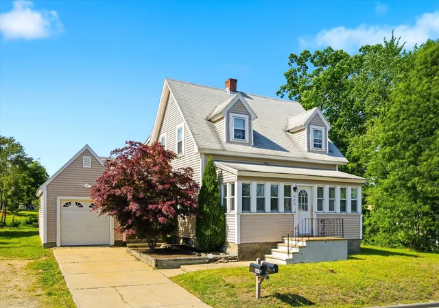 1st image of 440 Gold St, Manchester, NH 03103 | MLS# 5093388