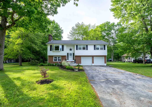 2nd image of 32 Alvirne Dr, Hudson, NH 03051 | MLS# 5093403