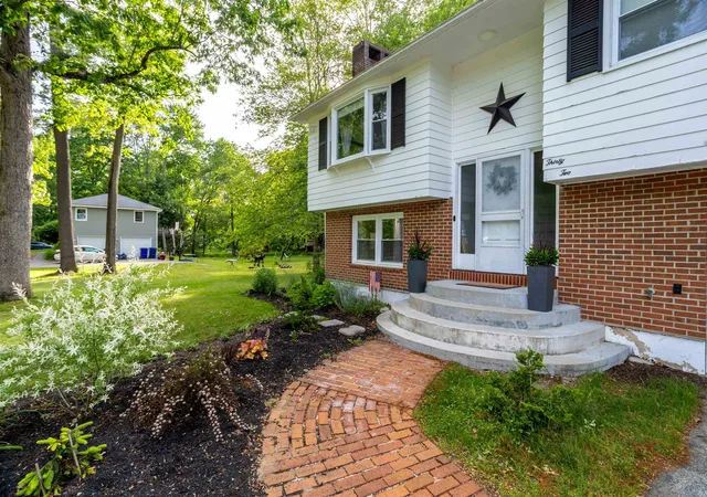 4th image of 32 Alvirne Dr, Hudson, NH 03051 | MLS# 5093403