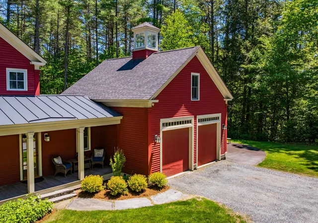 Homes for sale in Hartford, VT | 292 Hard Rd, Hartford, VT 05059 | MLS# 5093428