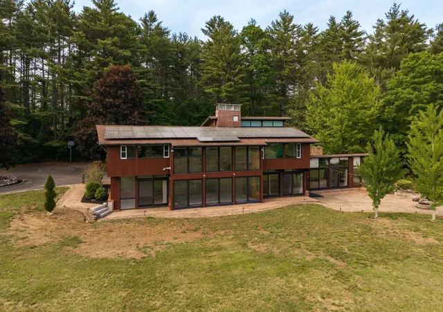 Homes for sale in Lee, NH | 293 North River Rd, Lee, NH 03861 | MLS# 5093429