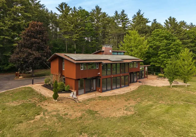 Homes for sale in Lee, NH | 293 North River Rd, Lee, NH 03861 | MLS# 5093429