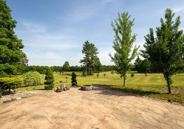 Homes for sale in Lee, NH | 293 North River Rd, Lee, NH 03861 | MLS# 5093429