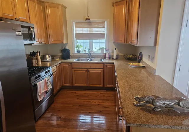 Photo 3 of Condo for sale at 7 F St #3, Hampton, NH 03842 | MLS# 5093441 | Listing updated on 2026-08-28