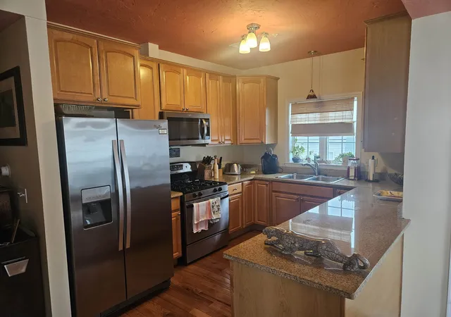 Photo 4 of Condo for sale at 7 F St #3, Hampton, NH 03842 | MLS# 5093441 | Listing updated on 2026-08-28